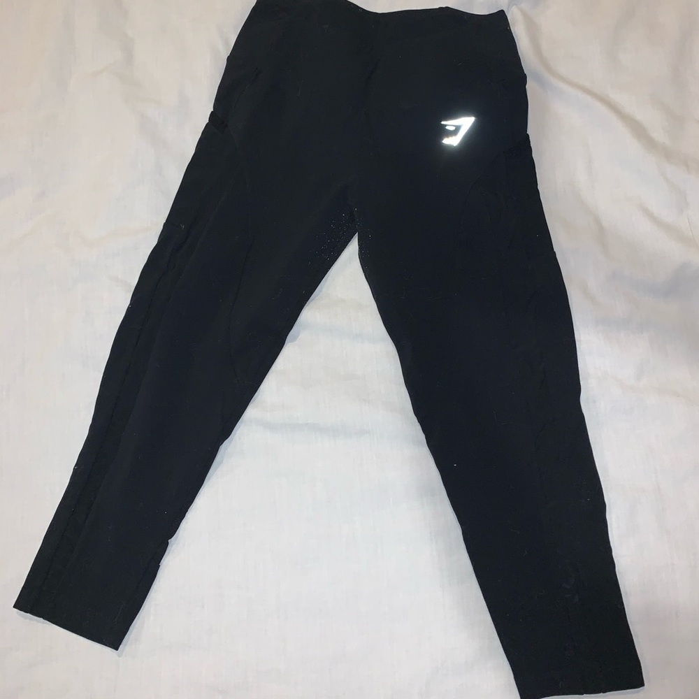 gymshark black cropped leggings with pockets